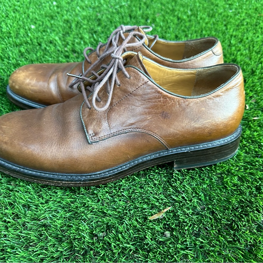 POLO RALPH LAUREN brown tie shoes.  11 D .